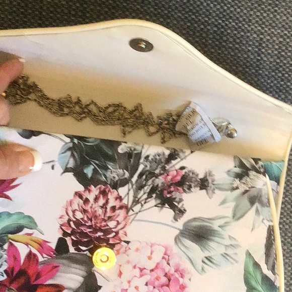 Floral clutch handbag ,vinyl ,never worn - Picture 2 of 3